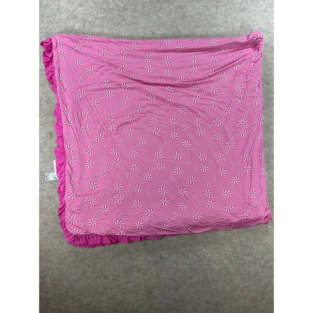 Posh Peanut Queen of Snowflakes Ruffled Luxe Patoo Bamboo Blanket 60x60